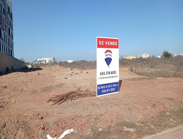 LOT IN AVENUE WITH OPPORTUNITY                                                                                                                        