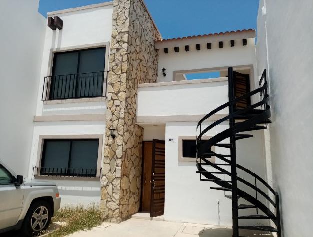 HOUSE FOR RENT IN CERRITOS