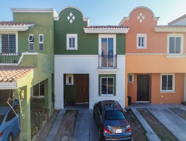 Hogar Familiar en Paseo de los Olivos 