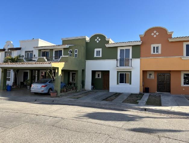 Hogar Familiar en Paseo de los Olivos 
