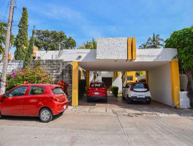 Great House in Fracc. Gaviotas !