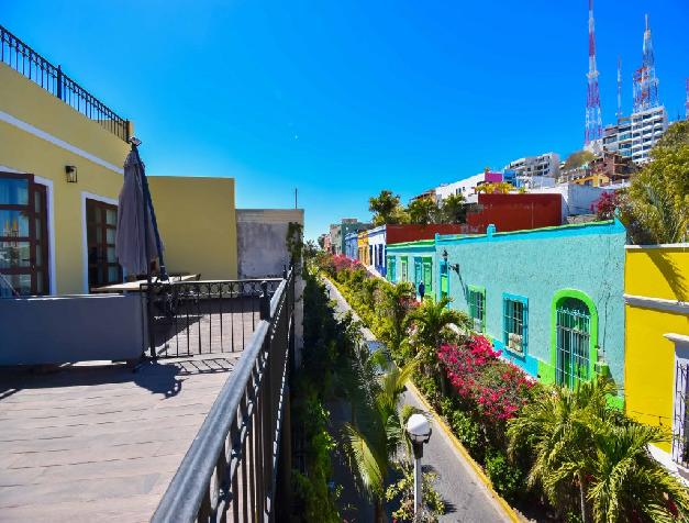 Exclusive Jr. Penthouse with Ocean and Historic Center Views