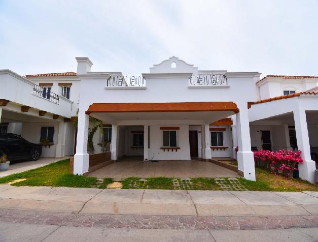 Mazatlan Family Home in Mediterraneo 