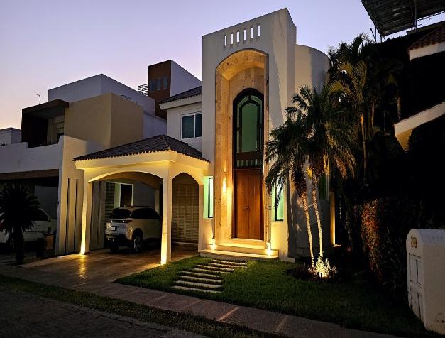 RESIDENCE FOR SALE IN FRACC. CLUB REAL