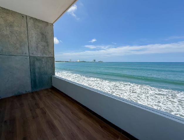 BEAUTIFUL CONDO AT THE BEACH